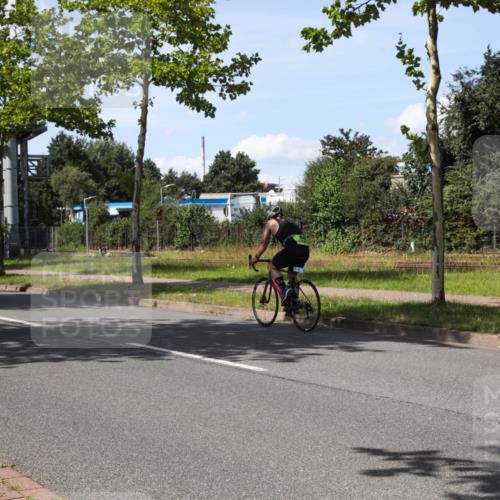 10.08.2025 - GEWOBA Citytriathlon Bremen Yannick Fuchs http://msf.ph/oto/8542619 10.08.2025 14:32:46 Radfahren 15, 82, 96, 118, 122, 243, 387, 420, 435, 501 meine-sportfotos.de