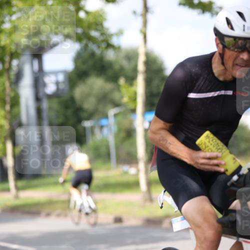 10.08.2025 - GEWOBA Citytriathlon Bremen Yannick Fuchs http://msf.ph/oto/8542620 10.08.2025 12:48:45 Radfahren 564, 578, 616, 621, 627, 630, 655, 657, 687, 717, 788, 793, 857, 876, 897, 932, 1026 meine-sportfotos.de