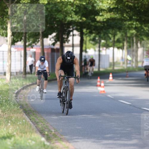 10.08.2025 - GEWOBA Citytriathlon Bremen Yannick Fuchs http://msf.ph/oto/8542621 10.08.2025 10:41:51 Radfahren 3, 9, 41, 177, 223, 395, 410 meine-sportfotos.de