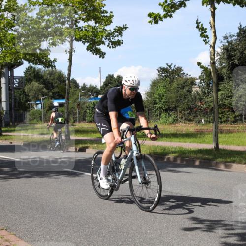 10.08.2025 - GEWOBA Citytriathlon Bremen Yannick Fuchs http://msf.ph/oto/8542622 10.08.2025 14:32:47 Radfahren 15, 82, 96, 118, 122, 243, 387, 420, 435, 501 meine-sportfotos.de