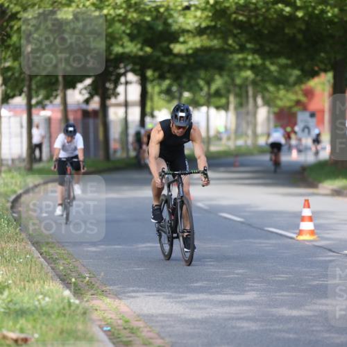 10.08.2025 - GEWOBA Citytriathlon Bremen Yannick Fuchs http://msf.ph/oto/8542628 10.08.2025 10:41:52 Radfahren 3, 9, 41, 177, 223, 395, 410 meine-sportfotos.de