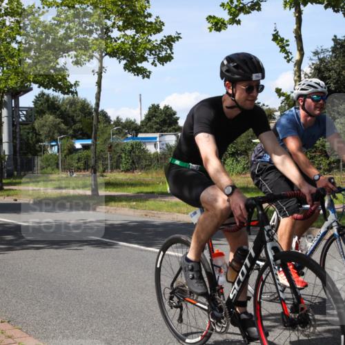 10.08.2025 - GEWOBA Citytriathlon Bremen Yannick Fuchs http://msf.ph/oto/8542639 10.08.2025 14:32:49 Radfahren 15, 82, 96, 118, 122, 243, 357, 387, 420, 435, 501 meine-sportfotos.de