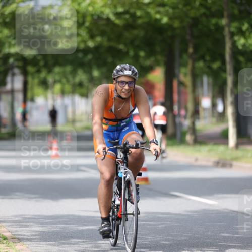 10.08.2025 - GEWOBA Citytriathlon Bremen Yannick Fuchs http://msf.ph/oto/8542641 10.08.2025 12:48:49 Radfahren 564, 578, 616, 621, 627, 630, 649, 655, 657, 687, 717, 788, 793, 857, 876, 897, 932, 1010, 1026 meine-sportfotos.de