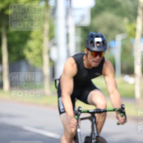 10.08.2025 - GEWOBA Citytriathlon Bremen Yannick Fuchs http://msf.ph/oto/8542643 10.08.2025 10:41:53 Radfahren 3, 9, 41, 177, 223, 395, 410 meine-sportfotos.de