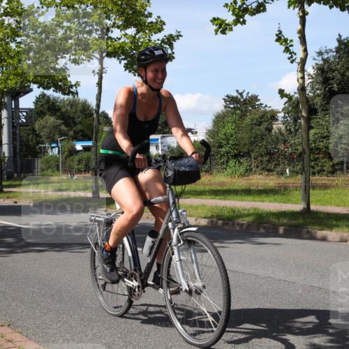 10.08.2025 - GEWOBA Citytriathlon Bremen Yannick Fuchs http://msf.ph/oto/8542650 10.08.2025 14:32:52 Radfahren 15, 82, 96, 118, 122, 243, 357, 387, 420, 435, 501 meine-sportfotos.de