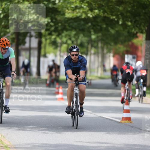 10.08.2025 - GEWOBA Citytriathlon Bremen Yannick Fuchs http://msf.ph/oto/8542686 10.08.2025 12:48:55 Radfahren 578, 616, 621, 627, 641, 649, 655, 657, 682, 687, 717, 788, 793, 857, 863, 897, 932, 950, 1010, 1027 meine-sportfotos.de