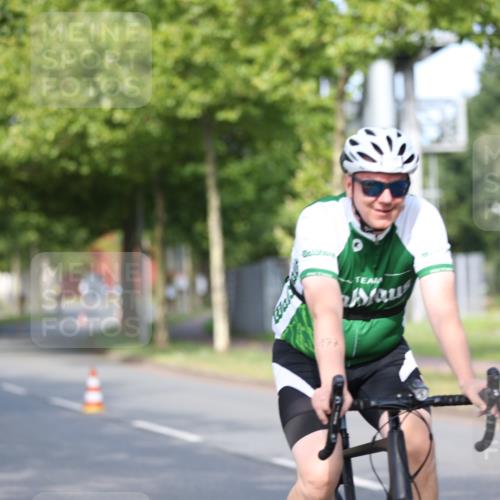 10.08.2025 - GEWOBA Citytriathlon Bremen Yannick Fuchs http://msf.ph/oto/8542712 10.08.2025 10:42:01 Radfahren 9, 41, 177, 223, 410 meine-sportfotos.de