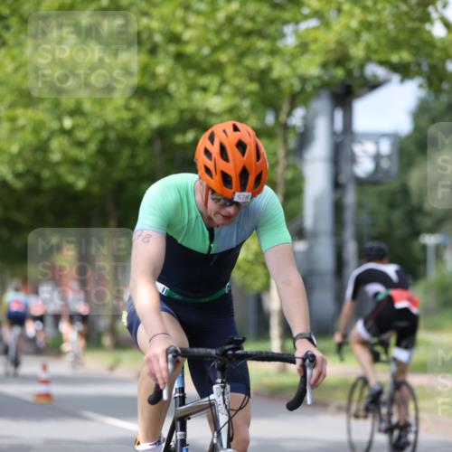 10.08.2025 - GEWOBA Citytriathlon Bremen Yannick Fuchs http://msf.ph/oto/8542714 10.08.2025 12:48:57 Radfahren 578, 621, 627, 641, 649, 655, 682, 788, 857, 863, 932, 950, 1010, 1027 meine-sportfotos.de