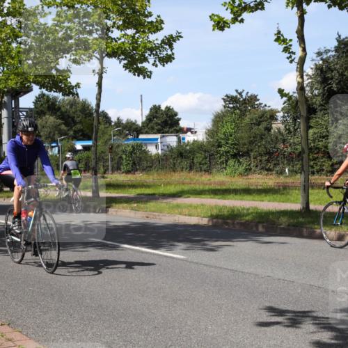 10.08.2025 - GEWOBA Citytriathlon Bremen Yannick Fuchs http://msf.ph/oto/8542718 10.08.2025 14:32:59 Radfahren 14, 15, 37, 82, 93, 96, 118, 122, 243, 357, 387, 435, 473, 501 meine-sportfotos.de