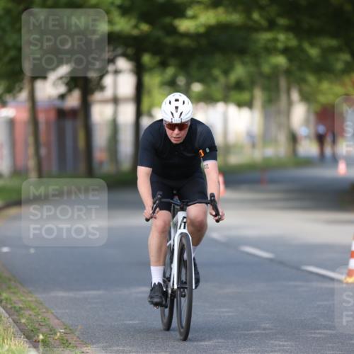 10.08.2025 - GEWOBA Citytriathlon Bremen Yannick Fuchs http://msf.ph/oto/8542720 10.08.2025 10:42:03 Radfahren 9, 41, 177, 223, 410 meine-sportfotos.de