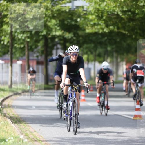 10.08.2025 - GEWOBA Citytriathlon Bremen Yannick Fuchs http://msf.ph/oto/8542724 10.08.2025 12:48:59 Radfahren 578, 621, 641, 649, 655, 682, 788, 863, 932, 950, 1010, 1027 meine-sportfotos.de