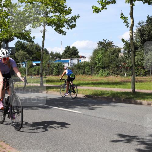 10.08.2025 - GEWOBA Citytriathlon Bremen Yannick Fuchs http://msf.ph/oto/8542725 10.08.2025 14:33:00 Radfahren 14, 15, 37, 82, 93, 96, 118, 122, 243, 357, 387, 473, 501 meine-sportfotos.de
