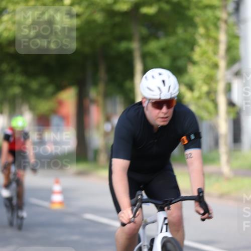 10.08.2025 - GEWOBA Citytriathlon Bremen Yannick Fuchs http://msf.ph/oto/8542732 10.08.2025 10:42:04 Radfahren 9, 41, 131, 177, 223, 410 meine-sportfotos.de