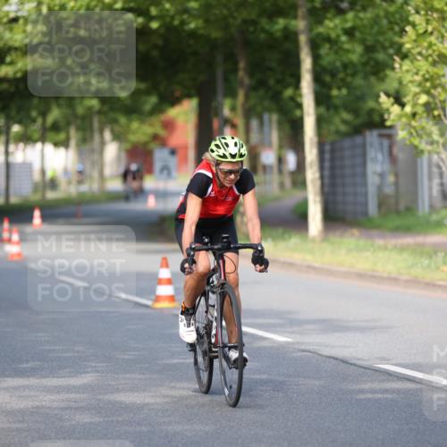 10.08.2025 - GEWOBA Citytriathlon Bremen Yannick Fuchs http://msf.ph/oto/8542734 10.08.2025 10:42:04 Radfahren 9, 41, 131, 177, 223, 410 meine-sportfotos.de