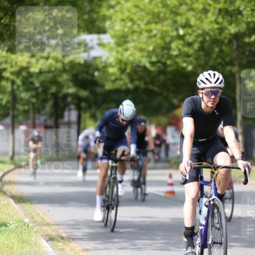 10.08.2025 - GEWOBA Citytriathlon Bremen Yannick Fuchs http://msf.ph/oto/8542739 10.08.2025 12:49:00 Radfahren 578, 621, 641, 649, 655, 682, 788, 863, 932, 950, 1010, 1027 meine-sportfotos.de