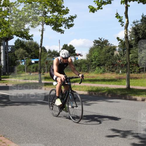 10.08.2025 - GEWOBA Citytriathlon Bremen Yannick Fuchs http://msf.ph/oto/8542763 10.08.2025 14:33:04 Radfahren 14, 15, 37, 82, 93, 122, 207, 357, 387, 473, 501 meine-sportfotos.de
