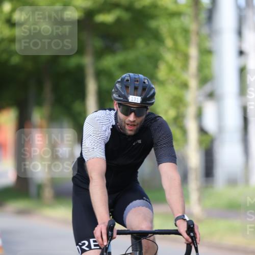 10.08.2025 - GEWOBA Citytriathlon Bremen Yannick Fuchs http://msf.ph/oto/8542765 10.08.2025 10:42:16 Radfahren 25, 41, 131, 167, 189 meine-sportfotos.de