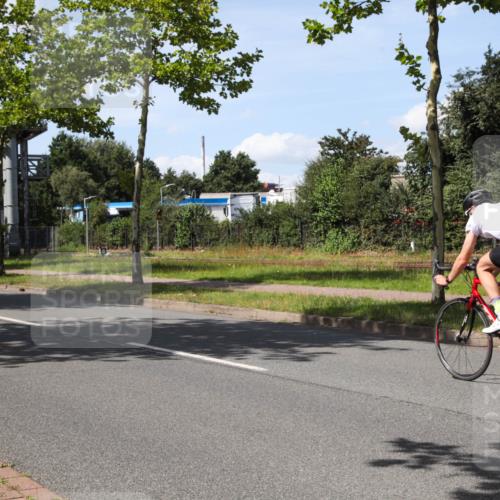 10.08.2025 - GEWOBA Citytriathlon Bremen Yannick Fuchs http://msf.ph/oto/8542767 10.08.2025 14:33:04 Radfahren 14, 15, 37, 82, 93, 122, 207, 357, 387, 473, 501 meine-sportfotos.de