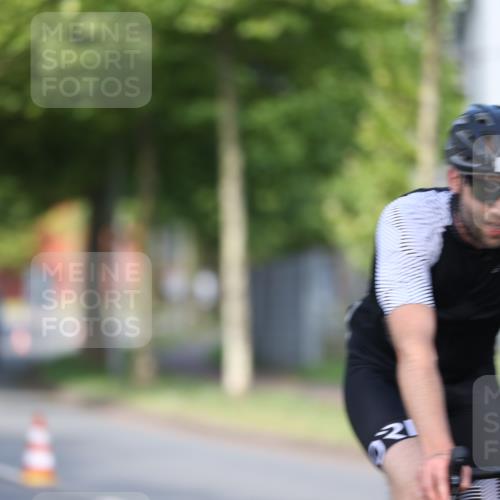 10.08.2025 - GEWOBA Citytriathlon Bremen Yannick Fuchs http://msf.ph/oto/8542769 10.08.2025 10:42:16 Radfahren 25, 41, 131, 167, 189 meine-sportfotos.de