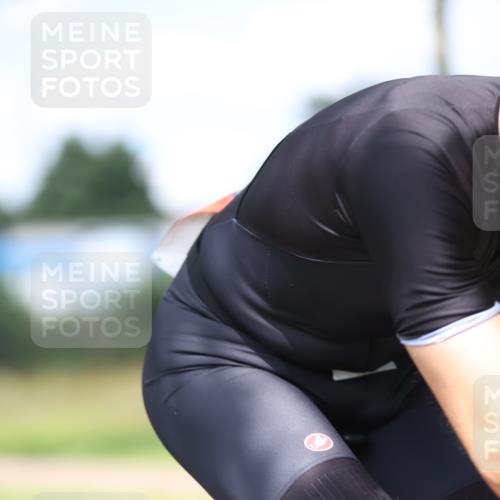 10.08.2025 - GEWOBA Citytriathlon Bremen Yannick Fuchs http://msf.ph/oto/8542770 10.08.2025 12:49:04 Radfahren 578, 621, 641, 649, 682, 788, 863, 950, 1010, 1027 meine-sportfotos.de