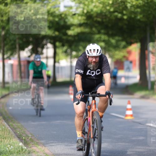 10.08.2025 - GEWOBA Citytriathlon Bremen Yannick Fuchs http://msf.ph/oto/8542772 10.08.2025 10:42:17 Radfahren 25, 131, 167, 189 meine-sportfotos.de