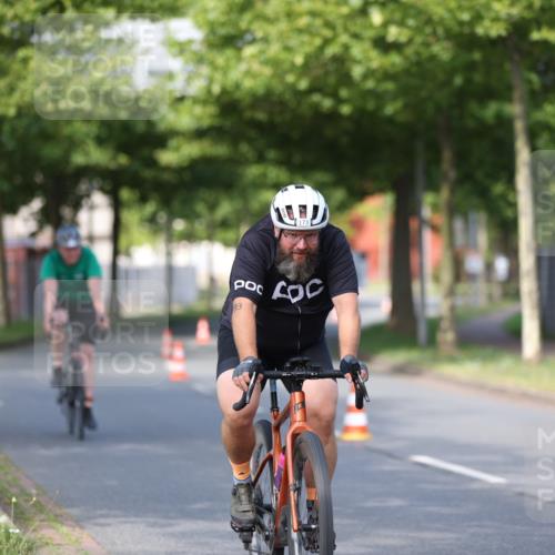 10.08.2025 - GEWOBA Citytriathlon Bremen Yannick Fuchs http://msf.ph/oto/8542774 10.08.2025 10:42:17 Radfahren 25, 131, 167, 189 meine-sportfotos.de