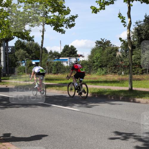 10.08.2025 - GEWOBA Citytriathlon Bremen Yannick Fuchs http://msf.ph/oto/8542776 10.08.2025 14:33:05 Radfahren 14, 37, 93, 122, 207, 357, 387, 473, 501 meine-sportfotos.de