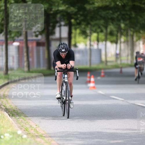 10.08.2025 - GEWOBA Citytriathlon Bremen Yannick Fuchs http://msf.ph/oto/8542777 10.08.2025 12:49:07 Radfahren 578, 641, 649, 682, 788, 840, 863, 950, 1010, 1027 meine-sportfotos.de
