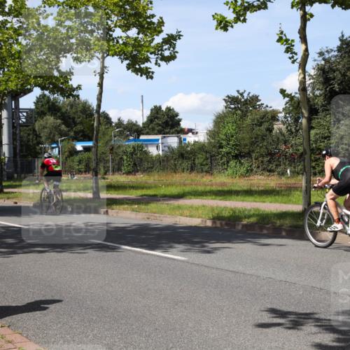 10.08.2025 - GEWOBA Citytriathlon Bremen Yannick Fuchs http://msf.ph/oto/8542784 10.08.2025 14:33:06 Radfahren 14, 37, 93, 122, 207, 357, 387, 473, 501 meine-sportfotos.de