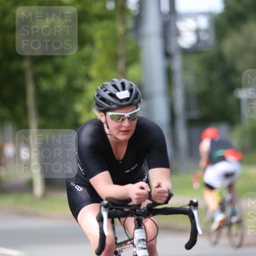 10.08.2025 - GEWOBA Citytriathlon Bremen Yannick Fuchs http://msf.ph/oto/8542799 10.08.2025 12:49:09 Radfahren 593, 641, 649, 682, 806, 840, 863, 950, 1010, 1027 meine-sportfotos.de