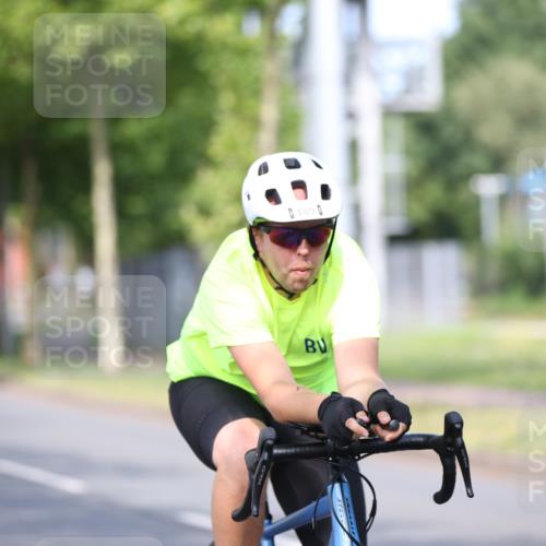 10.08.2025 - GEWOBA Citytriathlon Bremen Yannick Fuchs http://msf.ph/oto/8542827 10.08.2025 10:42:25 Radfahren 13, 25, 89, 131, 167, 175, 189, 199 meine-sportfotos.de