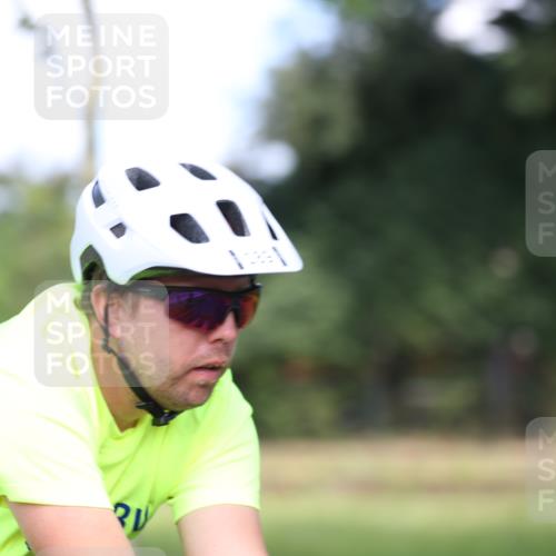 10.08.2025 - GEWOBA Citytriathlon Bremen Yannick Fuchs http://msf.ph/oto/8542836 10.08.2025 10:42:26 Radfahren 13, 25, 89, 131, 167, 175, 189, 199 meine-sportfotos.de