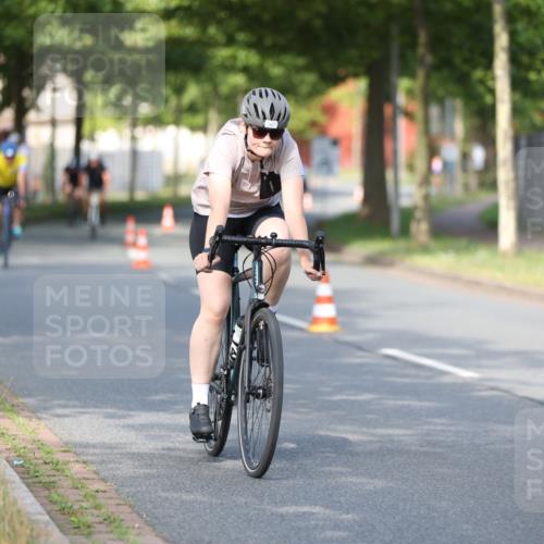 10.08.2025 - GEWOBA Citytriathlon Bremen Yannick Fuchs http://msf.ph/oto/8542844 10.08.2025 10:42:30 Radfahren 13, 17, 25, 89, 167, 175, 189, 199 meine-sportfotos.de