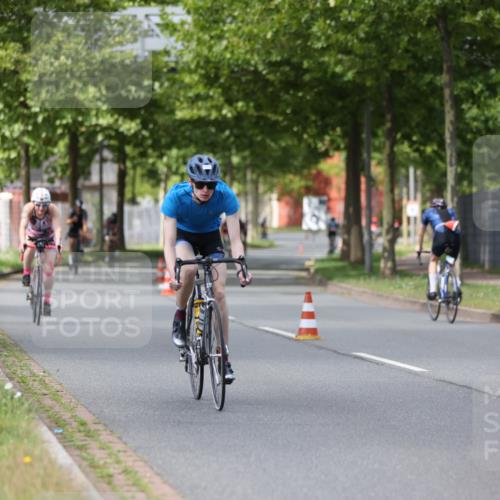 10.08.2025 - GEWOBA Citytriathlon Bremen Yannick Fuchs http://msf.ph/oto/8542849 10.08.2025 12:49:21 Radfahren 560, 593, 702, 774, 806, 840, 841, 888, 942 meine-sportfotos.de