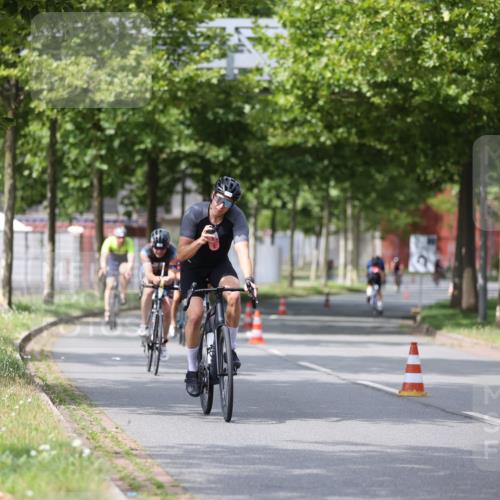 10.08.2025 - GEWOBA Citytriathlon Bremen Yannick Fuchs http://msf.ph/oto/8542889 10.08.2025 12:49:26 Radfahren 560, 593, 702, 715, 774, 806, 840, 841, 888, 942 meine-sportfotos.de