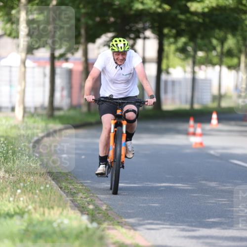 10.08.2025 - GEWOBA Citytriathlon Bremen Yannick Fuchs http://msf.ph/oto/8542912 10.08.2025 10:42:45 Radfahren 13, 17, 175, 199 meine-sportfotos.de