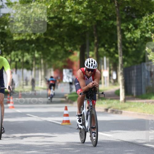 10.08.2025 - GEWOBA Citytriathlon Bremen Yannick Fuchs http://msf.ph/oto/8542914 10.08.2025 12:49:30 Radfahren 560, 593, 637, 702, 715, 774, 806, 840, 841, 873, 888, 922, 942 meine-sportfotos.de