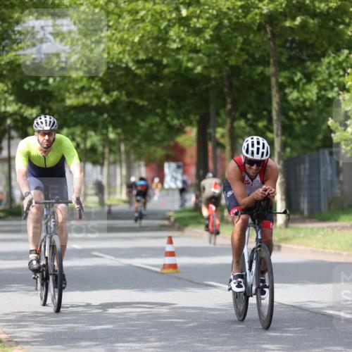 10.08.2025 - GEWOBA Citytriathlon Bremen Yannick Fuchs http://msf.ph/oto/8542918 10.08.2025 12:49:30 Radfahren 560, 593, 637, 702, 715, 774, 806, 840, 841, 873, 888, 922, 942 meine-sportfotos.de