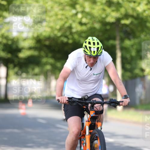 10.08.2025 - GEWOBA Citytriathlon Bremen Yannick Fuchs http://msf.ph/oto/8542922 10.08.2025 10:42:46 Radfahren 13, 17, 175, 199 meine-sportfotos.de