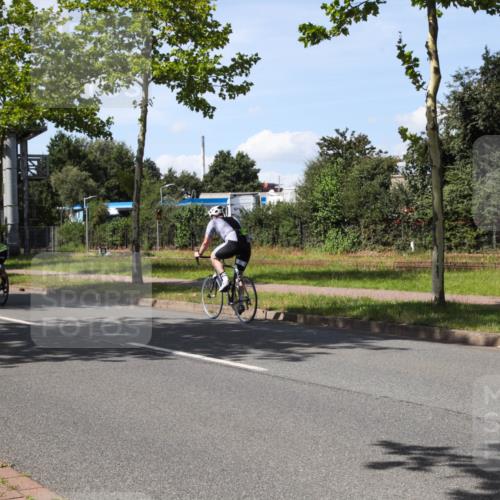 10.08.2025 - GEWOBA Citytriathlon Bremen Yannick Fuchs http://msf.ph/oto/8542957 10.08.2025 14:33:35 Radfahren 2, 25, 48, 74, 138, 440, 514, 518, 519 meine-sportfotos.de