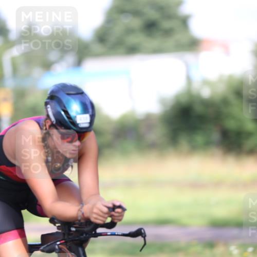 10.08.2025 - GEWOBA Citytriathlon Bremen Yannick Fuchs http://msf.ph/oto/8542958 10.08.2025 10:43:01 Radfahren 51, 149, 438 meine-sportfotos.de