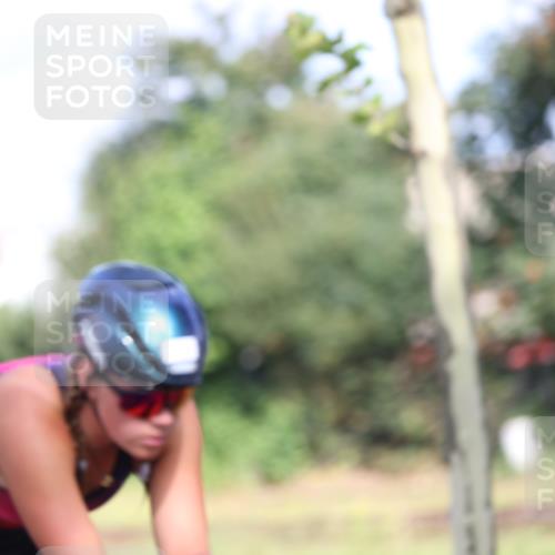 10.08.2025 - GEWOBA Citytriathlon Bremen Yannick Fuchs http://msf.ph/oto/8542961 10.08.2025 10:43:01 Radfahren 51, 149, 438 meine-sportfotos.de