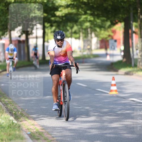10.08.2025 - GEWOBA Citytriathlon Bremen Yannick Fuchs http://msf.ph/oto/8542972 10.08.2025 10:43:16 Radfahren 27, 51, 149, 361, 415 meine-sportfotos.de
