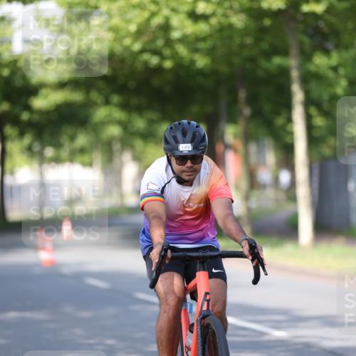 10.08.2025 - GEWOBA Citytriathlon Bremen Yannick Fuchs http://msf.ph/oto/8542980 10.08.2025 10:43:16 Radfahren 27, 51, 149, 361, 415 meine-sportfotos.de