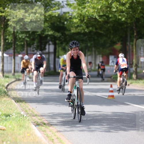 10.08.2025 - GEWOBA Citytriathlon Bremen Yannick Fuchs http://msf.ph/oto/8542990 10.08.2025 12:49:43 Radfahren 552, 560, 637, 648, 666, 688, 689, 692, 702, 715, 741, 841, 856, 873, 922 meine-sportfotos.de