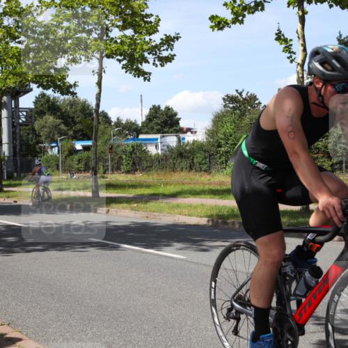 10.08.2025 - GEWOBA Citytriathlon Bremen Yannick Fuchs http://msf.ph/oto/8542996 10.08.2025 14:33:39 Radfahren 2, 25, 48, 65, 138, 440, 514, 519, 522 meine-sportfotos.de