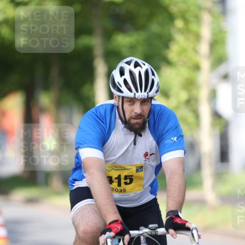 10.08.2025 - GEWOBA Citytriathlon Bremen Yannick Fuchs http://msf.ph/oto/8543003 10.08.2025 10:43:20 Radfahren 27, 51, 149, 361, 415, 422 meine-sportfotos.de