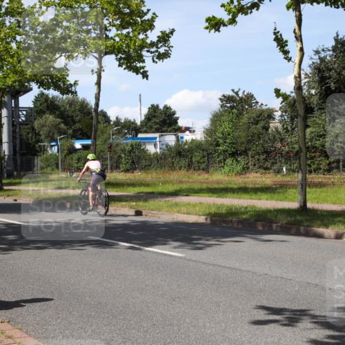 10.08.2025 - GEWOBA Citytriathlon Bremen Yannick Fuchs http://msf.ph/oto/8543051 10.08.2025 14:33:46 Radfahren 2, 25, 48, 65, 92, 514, 522 meine-sportfotos.de