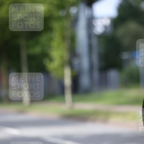 10.08.2025 - GEWOBA Citytriathlon Bremen Yannick Fuchs http://msf.ph/oto/8543052 10.08.2025 12:49:47 Radfahren 552, 637, 648, 666, 688, 689, 692, 715, 741, 856, 873, 922 meine-sportfotos.de