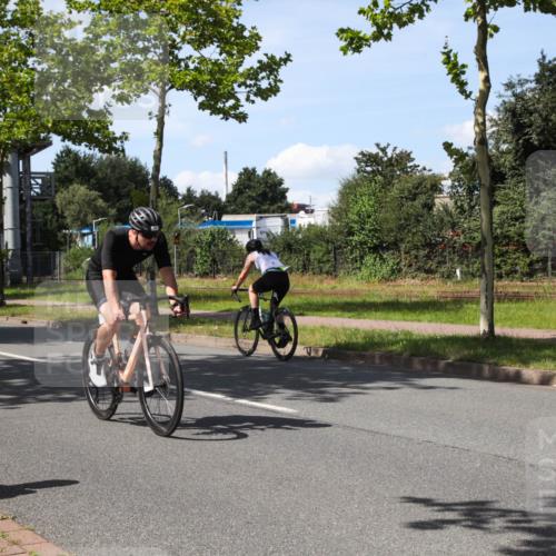 10.08.2025 - GEWOBA Citytriathlon Bremen Yannick Fuchs http://msf.ph/oto/8543067 10.08.2025 14:33:50 Radfahren 25, 48, 55, 65, 92, 151, 388, 514, 522 meine-sportfotos.de